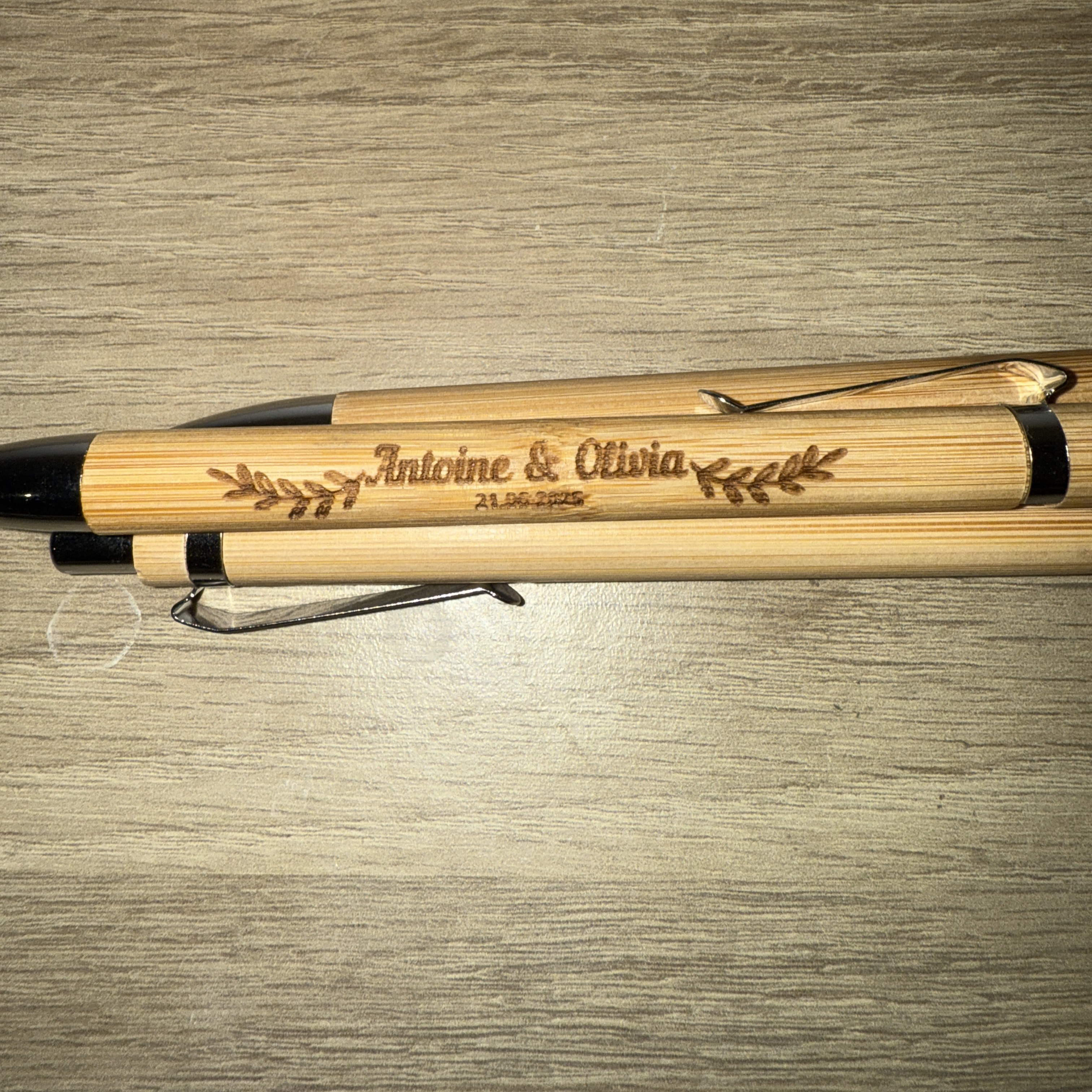 Stylos en bambou gravés personnalisés