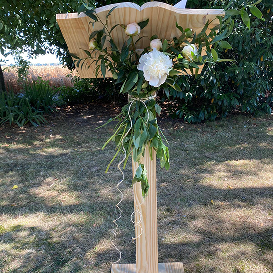 Pupitre en bois naturel